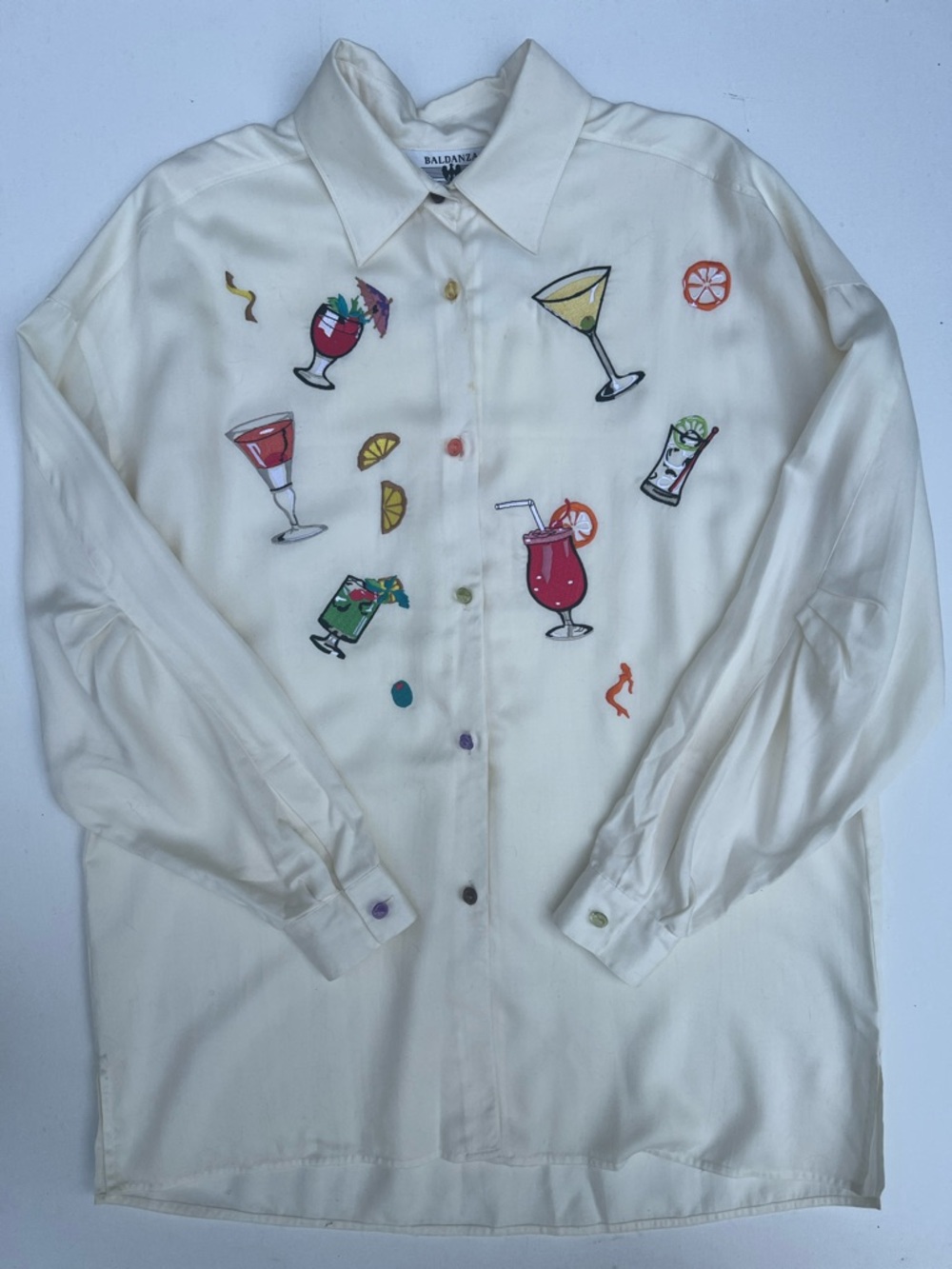 🍹Vtg 80/90s embroidered shirt🍹